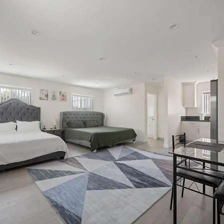 Prime New Beautiful Studio In Burbank